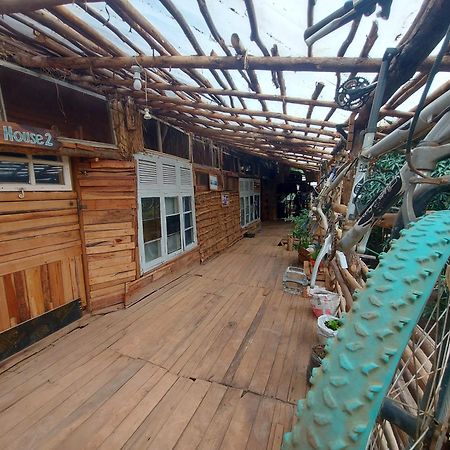 Hostel Mountain Bikes House Moshi Exterior foto