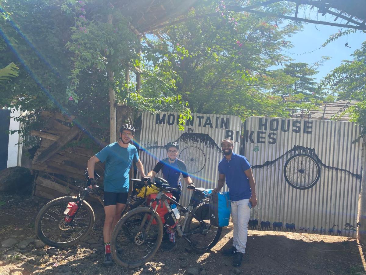 Hostel Mountain Bikes House Moshi Exterior foto