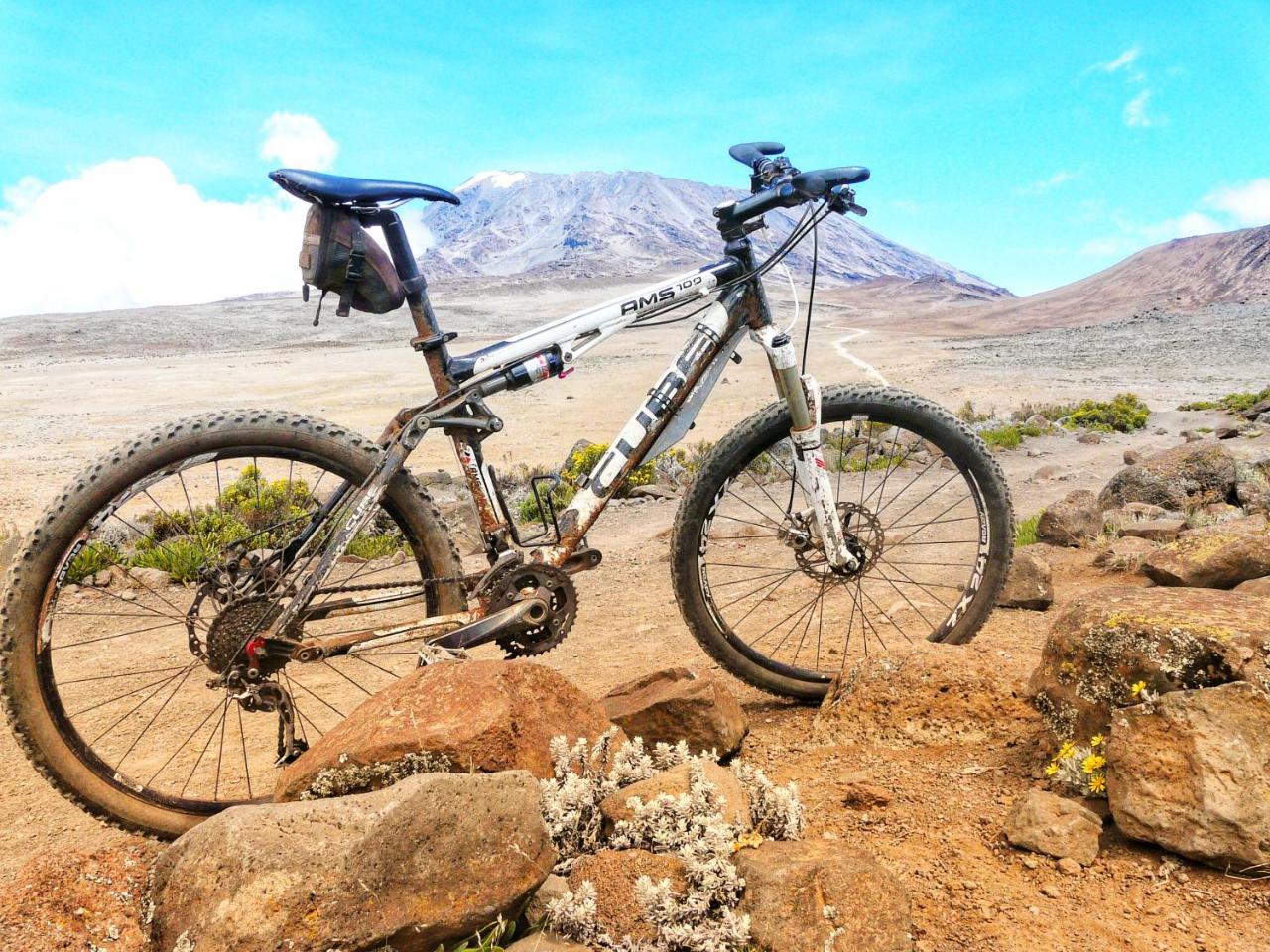 Hostel Mountain Bikes House Moshi Exterior foto